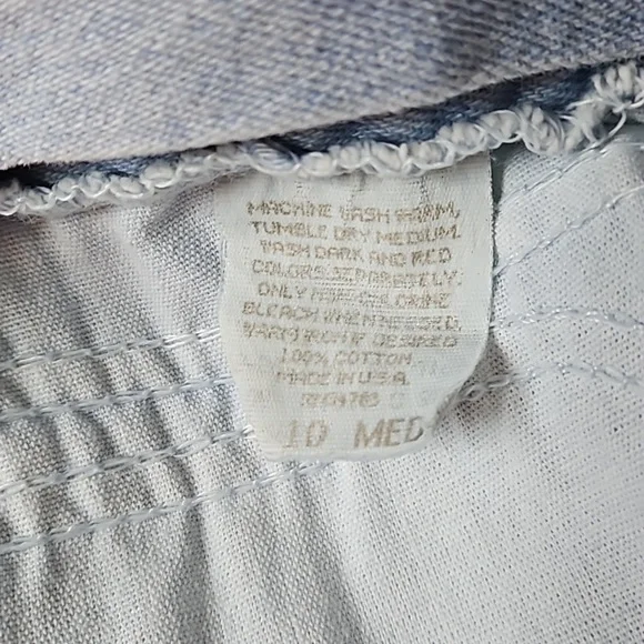 Lee ladies light wash shorts NWOT size 10 M. - Picture 8 of 15